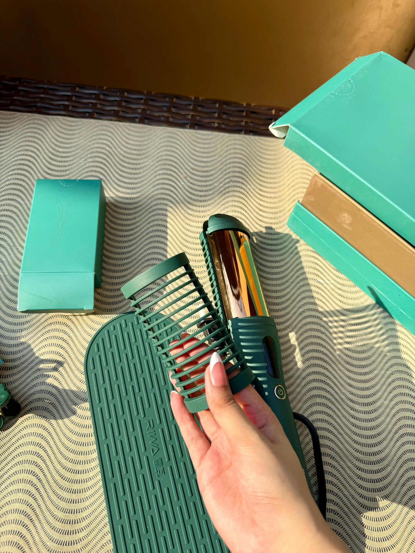 Riwa Professional 2-in-1 Hair Curler & Straightener